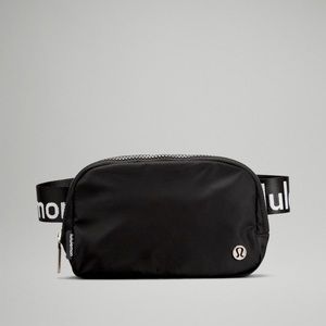Lululemon Everywhere Belt Bag